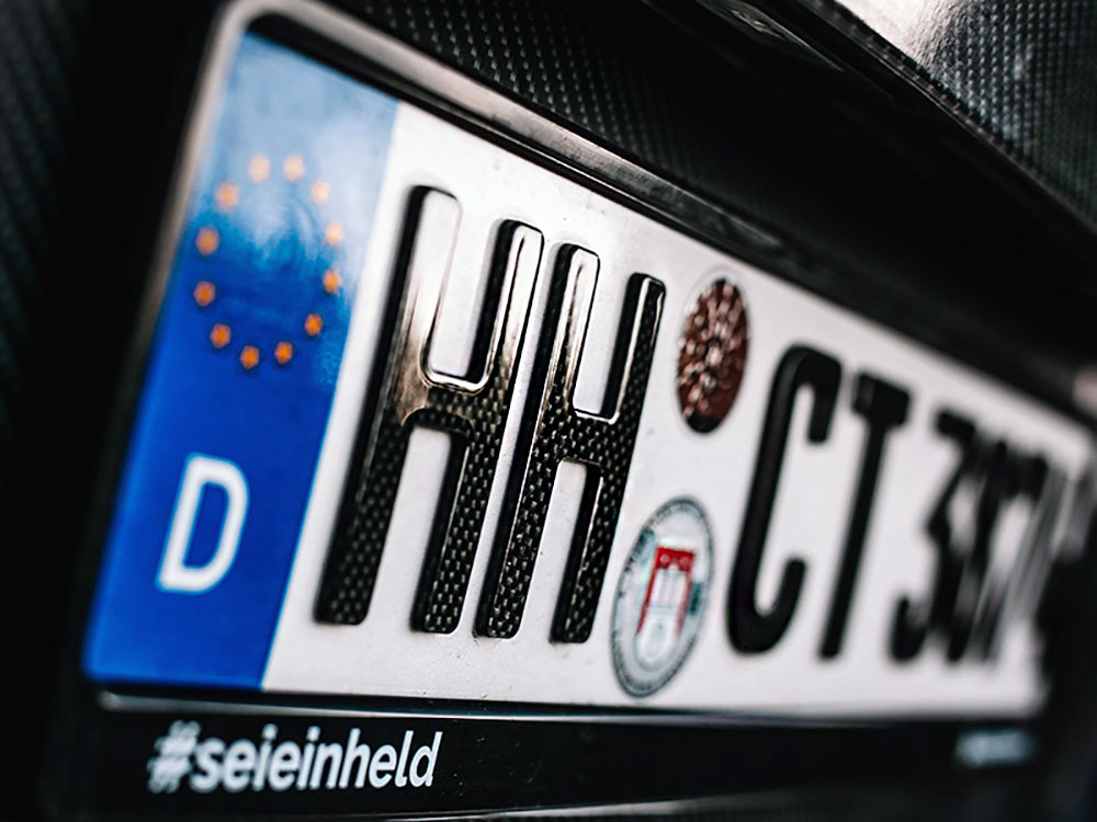3D-Kennzeichen in Carbon-Optik